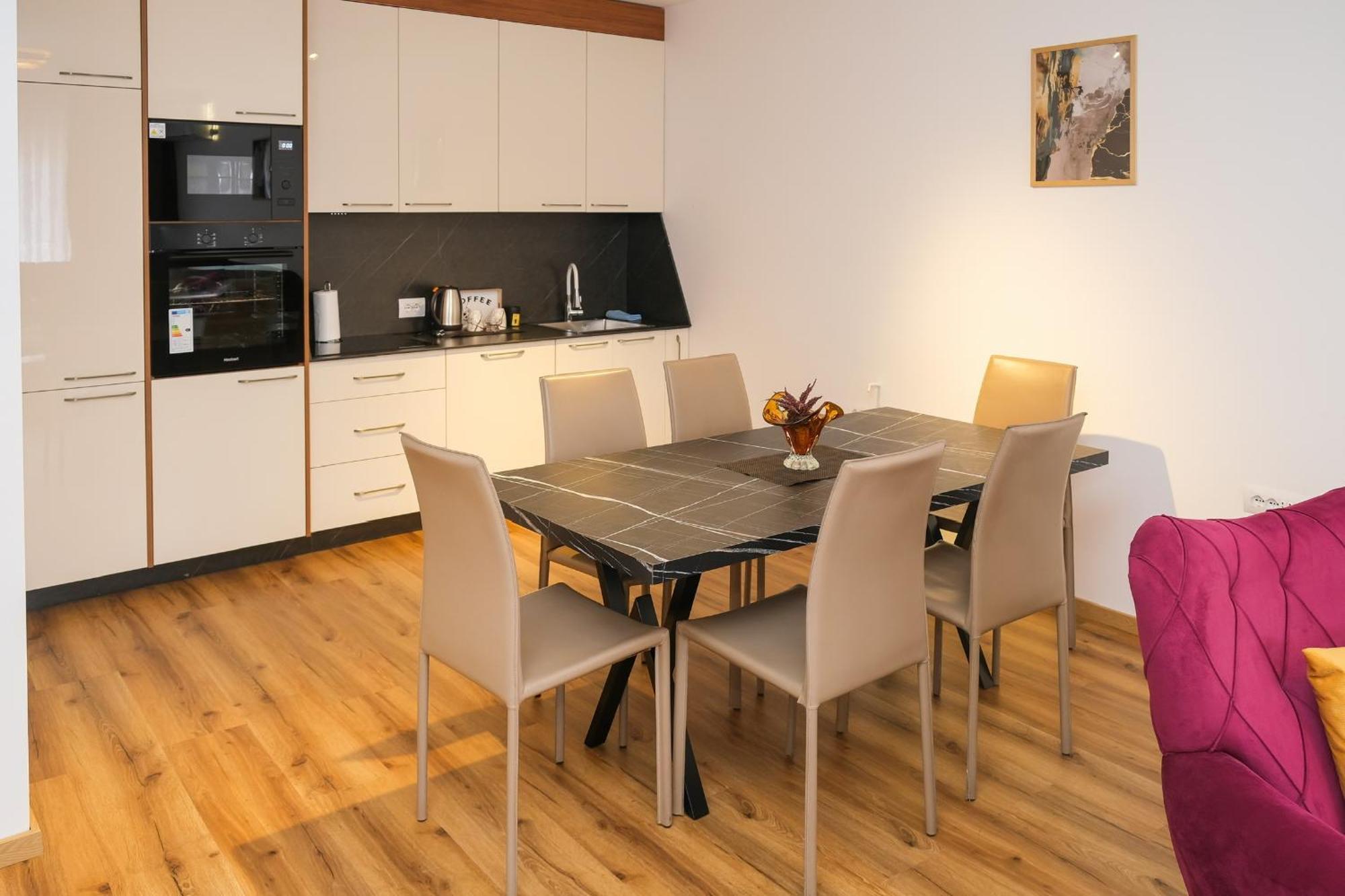 Gjakova Nest Apartments מראה חיצוני תמונה
